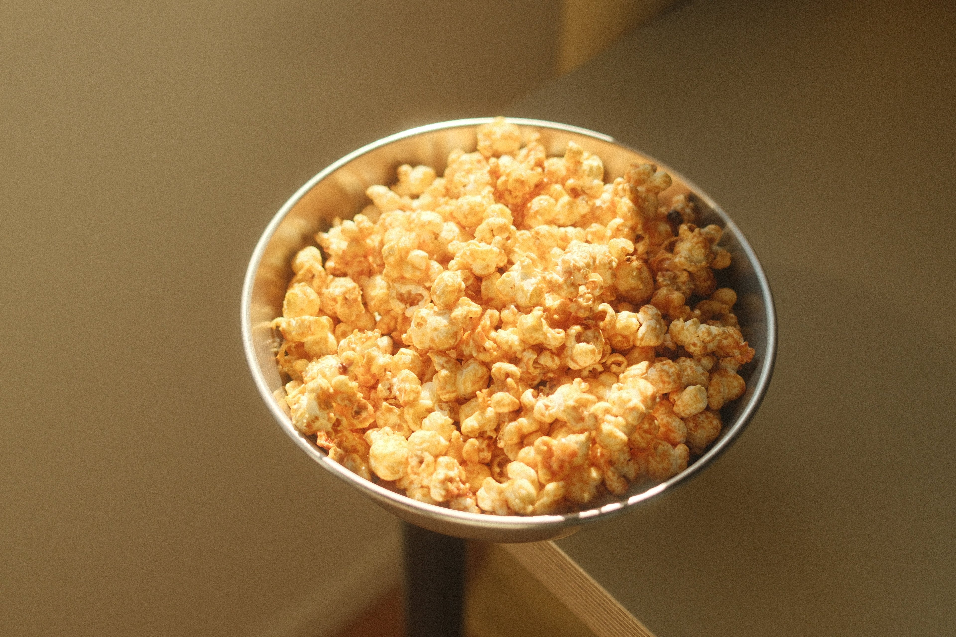 POPCORN m. miso, smør og honning